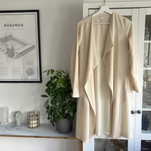 Lång blazer  - Lång Balzer från Cubus, 