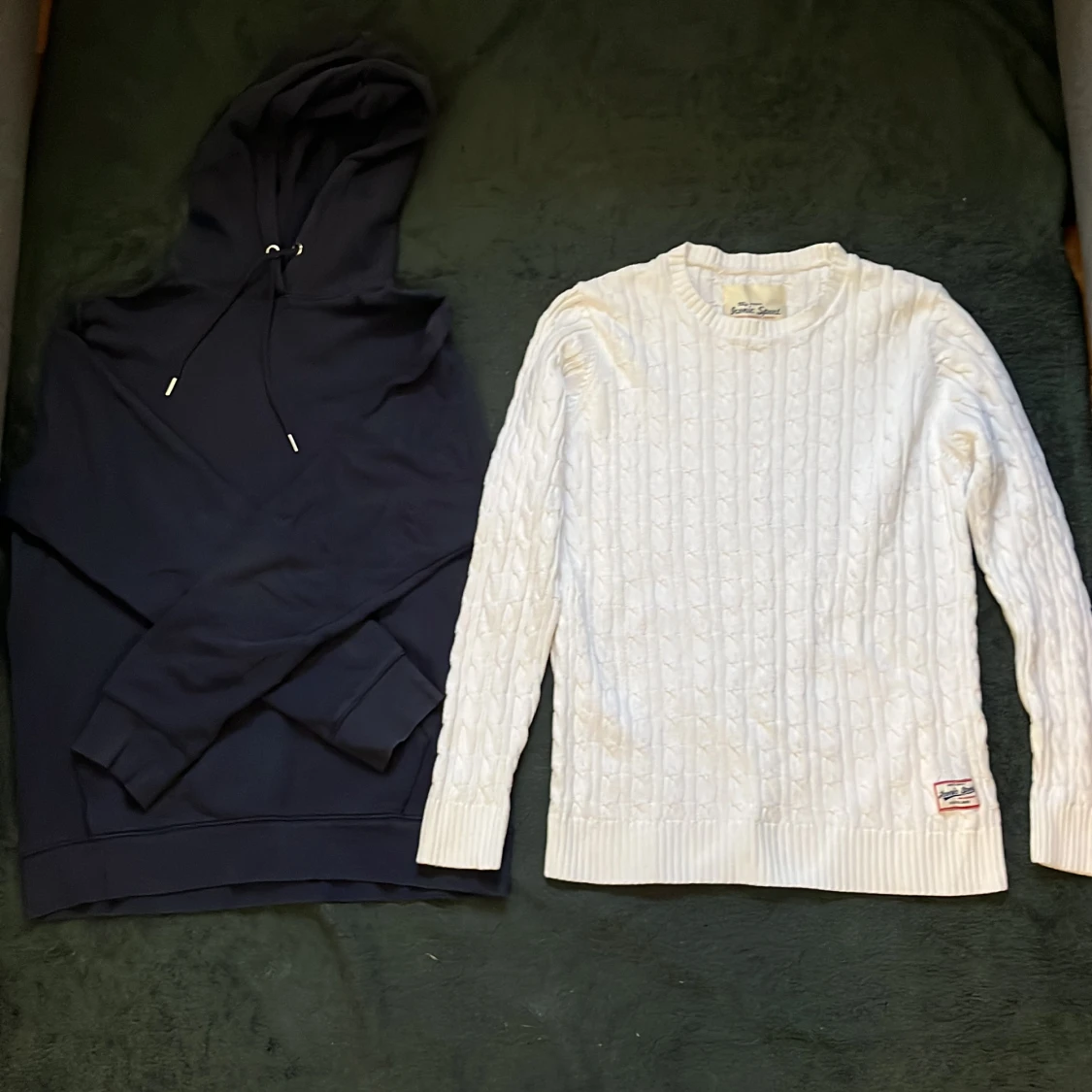 3 hoddies 1 stickad tröja - 91