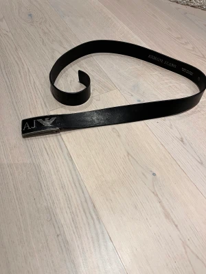 Armani Jeans bälte  - Armani Jeans bälte i 100% läder 
