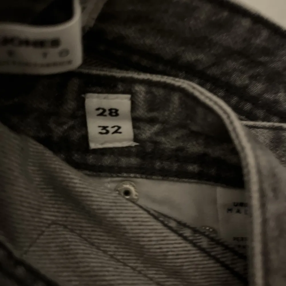 Säljer min skit fina Jack&Jones jeans i storlek 28/32. Hör av dig vid frågor eller annat!. Jeans & Byxor.