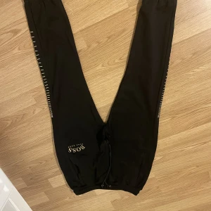 Hugo boss byxor - Storlek s