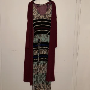 Klänning & kofta  - Klänning från warehouse och kofta från HM