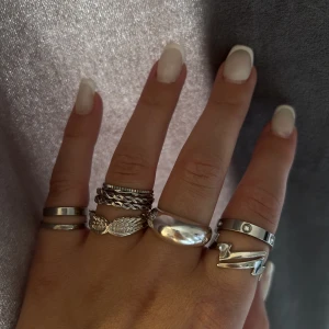 Silver ringar - Silver ringar (oanvända!!) 🤍 blandade storlekar (6&7) OBS SÄLJER ENDAST ALLA TILLSAMMANS