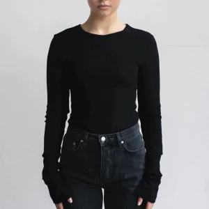 Long sleeve top från adsgn - Använd ett fåtal gånger! Jättefin topp som funkar till allt