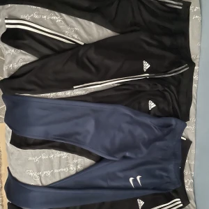 Nike adidas 4 st - Alla är i storlek M 