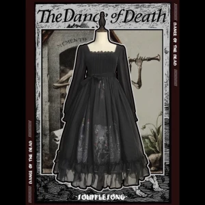 Dancing With The Dead Voile One-piece - RESERVERAD!!!! KÖP EJ! Super vacker OP från det kinesiska lolita märket Souffle Song. Säljer då jag försöker rensa ur min garderob!  Byst: 75-90cm Midja: 66-78cm Längd: 109cm Axelbred: 36cm