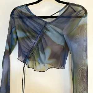 Mesh topp - Pull and bear. Storlek M