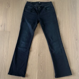 LTB Valerie jeans - oanvända - Low Rise Boot cut  Wash - 51273 (mörkblå) Oanvända på grund av fel storlek!