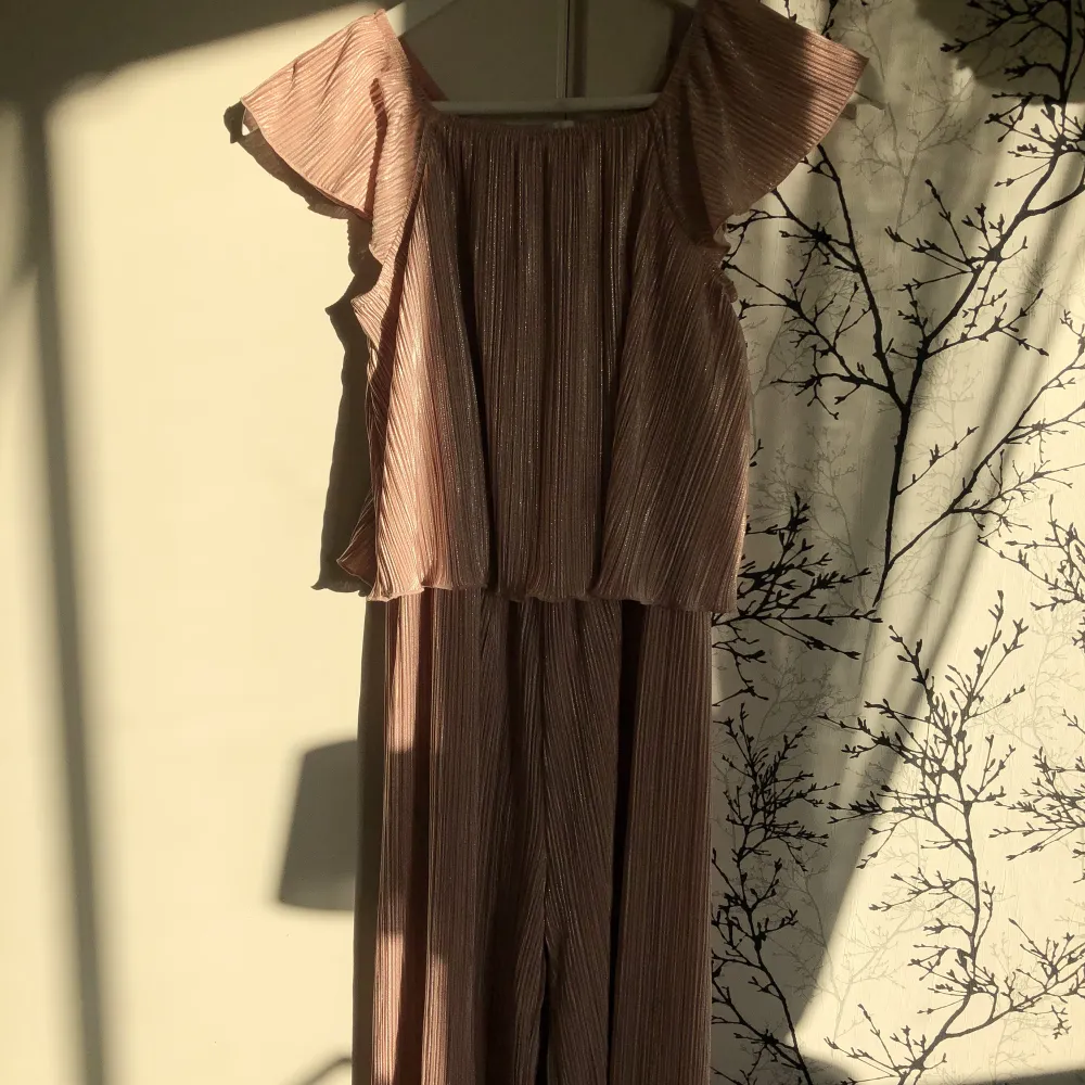  En Rosa dress 💗 Storlek 146/152  Från Lindex. Toppar.