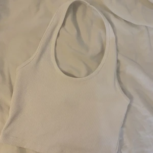halterneck topp - helt oanvänd 🤍🤍