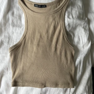 linne från zara - 2 stycken linne från zara. båda för 120 eller alternativt 1 för 79