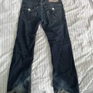 True religion jeans som jag inte använder ganska mycket heel drag men annars bra condition