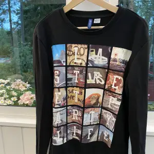 En sweatshirt från H&M i fint men använt skick. Storleken är M 