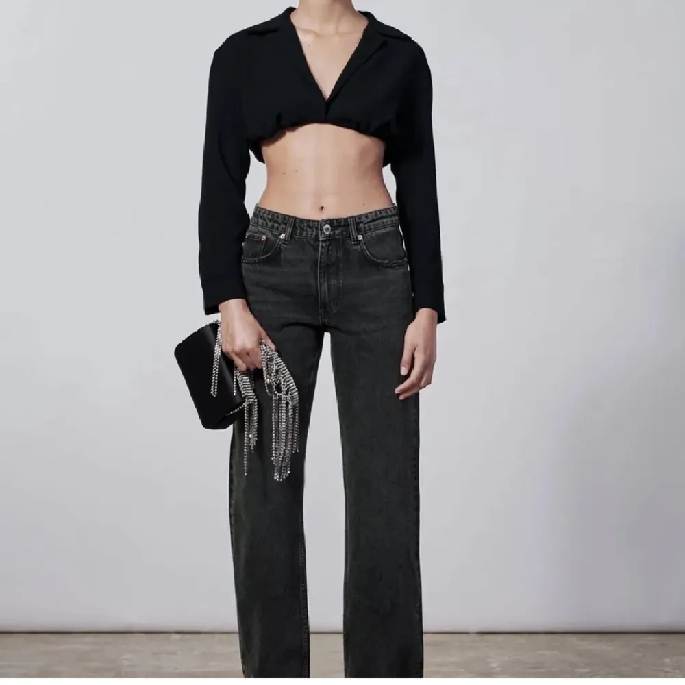 Snygga Zara Jeans i storlek 36. Säljer pga dem är för små för mig.. Köparen står för frakten. Jeans & Byxor.