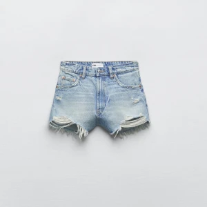 Jeans shorts  - Säljer dessa då de nästan aldrig kommer till användning. Storlek 38 men dom sitter väldigt tight så jag skulle säga att det mer är som storlek 36. Nya kostar 329kr