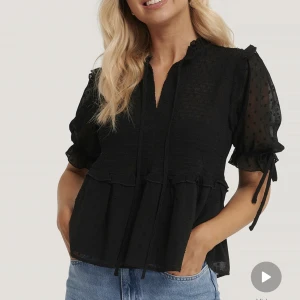 Blus - SLUTSÅLD blus från NAKD! 