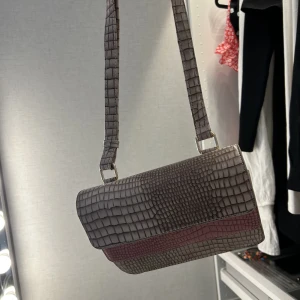 Väska från NA-KD✨ - Oanvänd väska från NA-KD. Perfekt skick och bra utrymme.✨