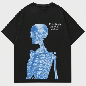 T-shirt - Helt oanvänd t-shirt från Shein. Den var lite för stor och därav säljer vi den vidare.