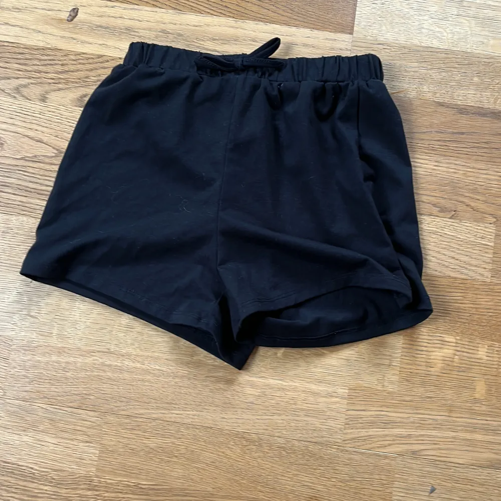 Jättefina shorts som Tyvär är förstora på mig💕. Shorts.