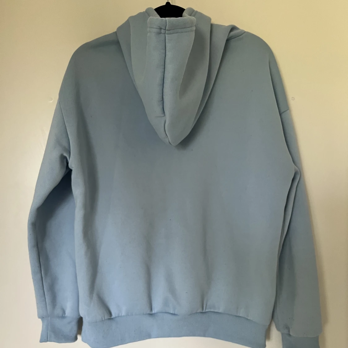 Ljusblå hoodie - 90