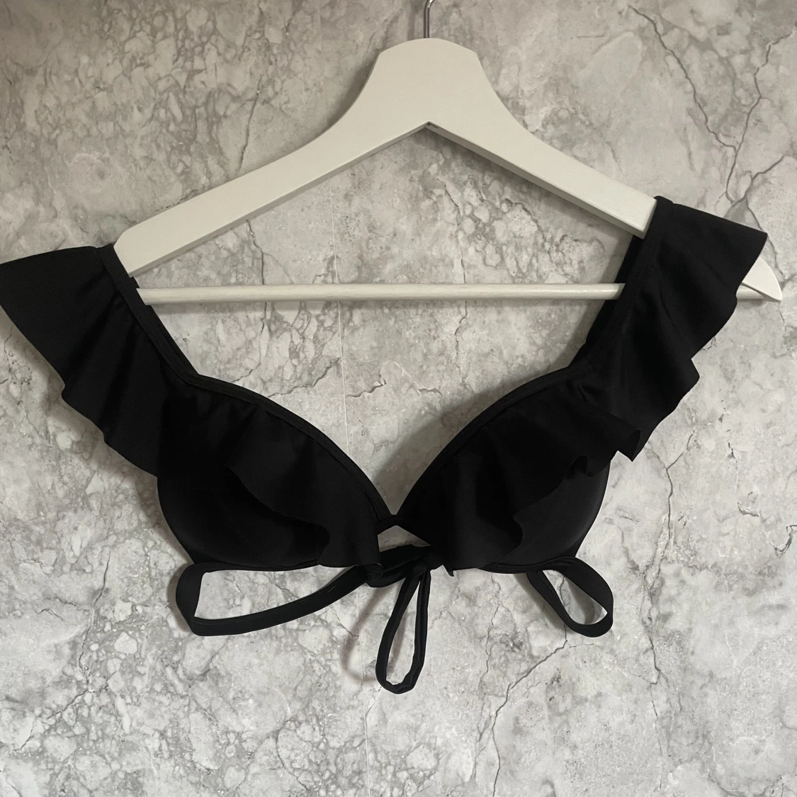 Svart bikiniöverdel  - 90