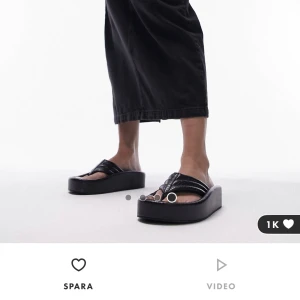 Flipflop Topshop - Hej! Säljer dessa då de tyvärr var fel storlek på mig. Dom är oanvända (enbart testade) & skitsnygga!   Finns att hämta ute på Lidingö 