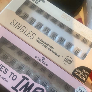 Singelfransar - Singelfransar med lim i båda paketen 1för10kr eller 2 för 15kr