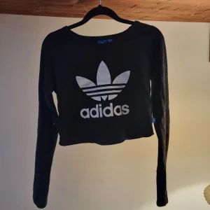 Adidas croptop - Croptop från adidas