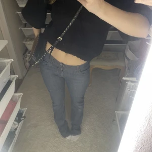 Lågmidjade jeans  - Jätte fina raka lågmidjade tiger of sweden jeans!! <33