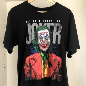 Joker t-shirt  - Joker t-shirt i storlek L. Så gott som aldrig använd. 