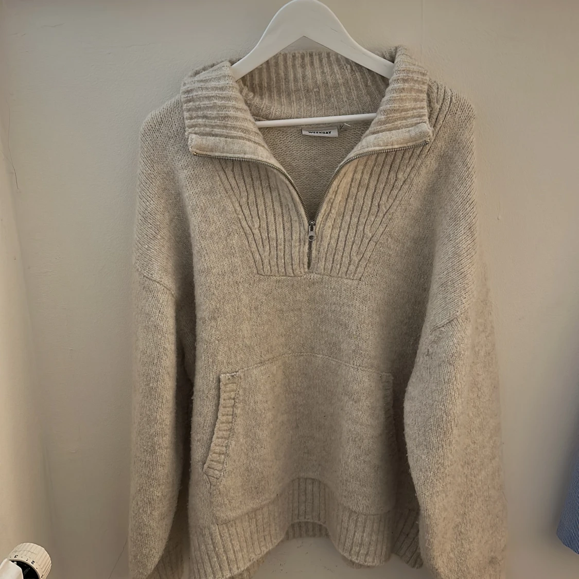 Weekday Ziptröja White