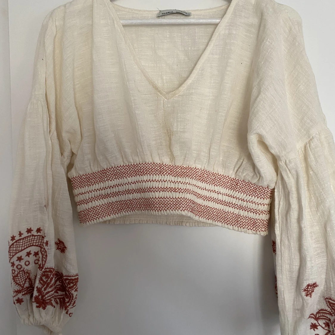 Vit blus med ballong ärmar - 90