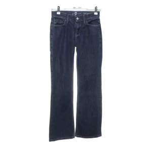 Jeans från sellpy  - Jeans jag köpte på sellpy som var jätte snygga men tyvärr försmå. Storlek 25 och jätte bra skick. Köparen står för frakt ❤️