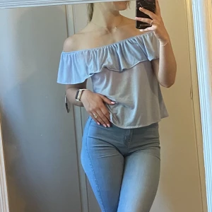 Offshoulder-topp - Söt offshoulder topp från lager 157, knappt använd. 