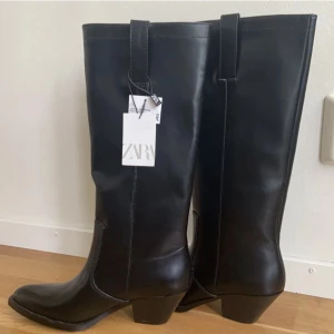 Boots  - Boots från Zara i strl 38, aldrig använda 