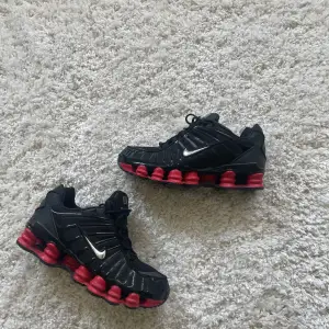 Nike Shox Skepta Storlek 42 bara skorna