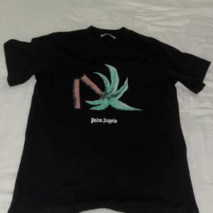 Palm Angels T-shirt för endast 499kr Helt ny (Ej Använd)
