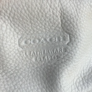 Vintage Coach väska  - Vit coach väska i läderimitation 🌸