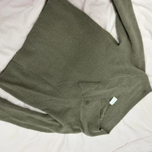 Toppar  - Alla är 80 kr st storlek M