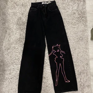 Jeans - Jättefina svarta highwaist jeans från Bershka. (Dm för nya bilder o prisändring)
