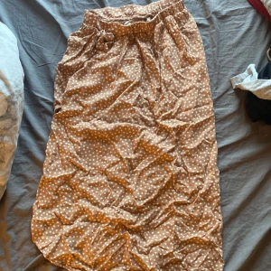 Kjol - Den är lång fin och 