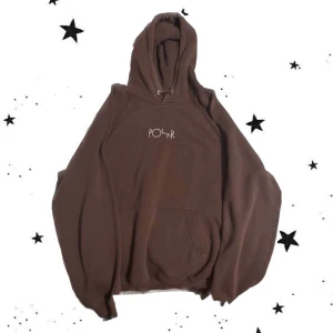 Polar hoodie  - köpt här på plick, skick 9/10. Säljer den på grund att jag har växt ut den.Pris förhandlas vid snabb köp. Skriv gärna för mer bilder🤝🏻