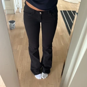 Lågmidjade jeans - Intressekoll på lågmidjade jeans från H&M i stl 34💗 Inga defekter, jättefint skick