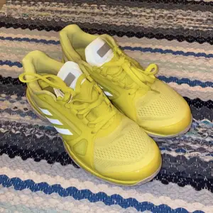 Adidas Stella McCartney Barricade skor för padel eller tennis ,40,5