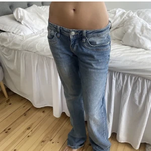Lbt jeans  - Super fina lbt jeans modellen valerie, säljer då jag tycker dom är lite korta 💗(lånad bild av hon jag köpte den av) inga defekter . Pris går att diskuteras vid snabb affär 