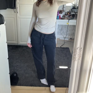 Byxor - Säljer dessa mjukisbyxor då de inte används längre. Passar xs-m skulle jag säga! 