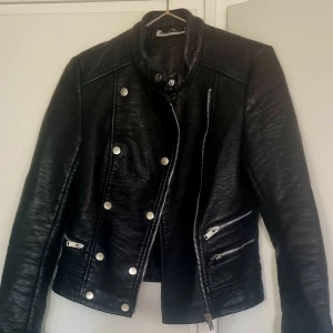Skinnjacka - Snygg skinnjacka 
