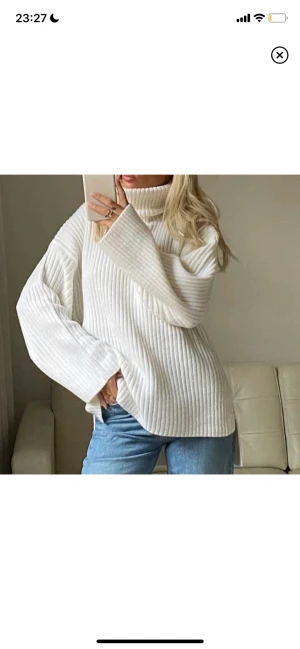 GRÅ STICKAD POLO - Säljer samma tröja fast i den sista färge (mörk grå)❤️❤️