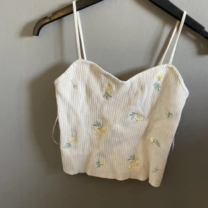 Blommigt linne - Fint blommigt linne ifrån hm Knappt använt!!