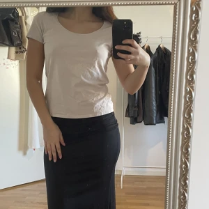 T-shirt - Fin vit basic t-shirt!🤍